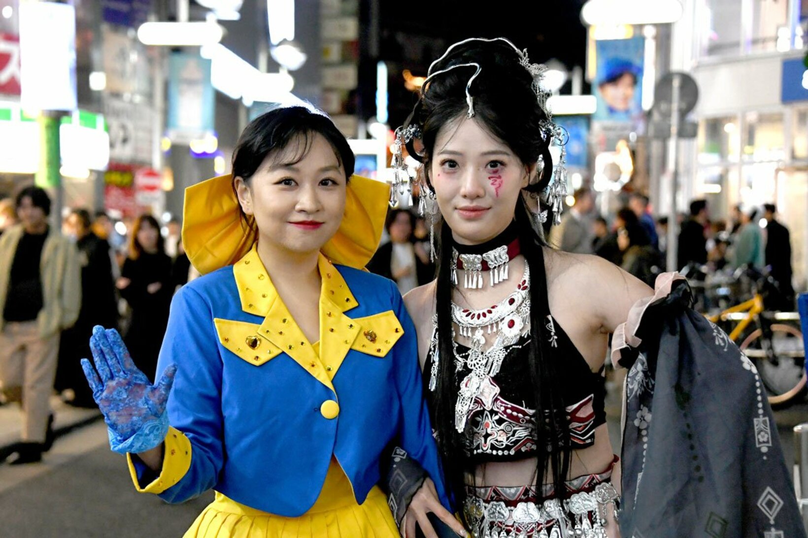 コスプレで渋谷を訪れた人々