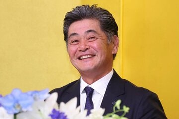 就任会見を行う工藤公康新監督