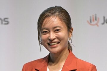 小島瑠璃子