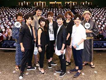 前列左から福山潤、沢城みゆき、神谷浩史、梶裕貴、後列左から井上和彦、星野貴紀、置鮎龍太郎、豊崎愛生、大川透
