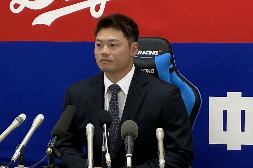 推定１億３０００万円でサインした中日・細川成也