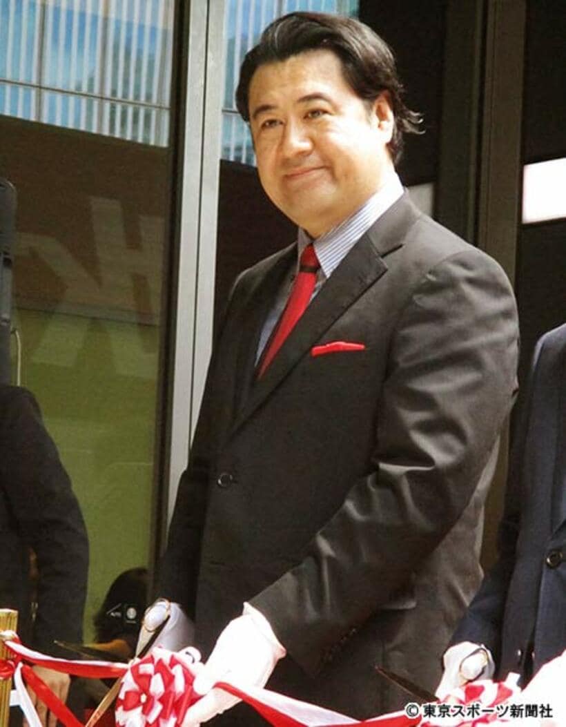  セレモニーに参加した小手伸也