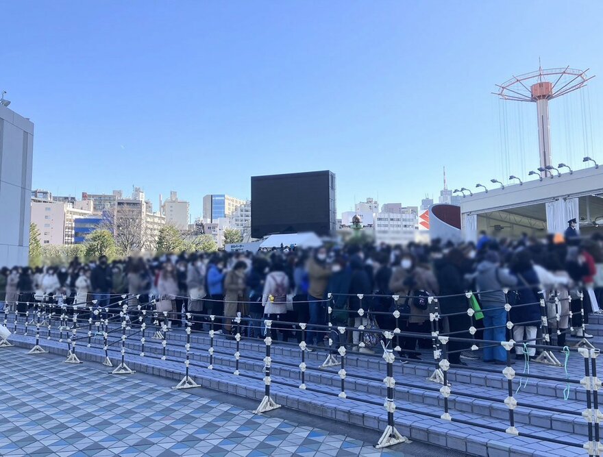 写真：17時開演の羽生結弦「GIFT」 会場のグッズ販売は午前中から長蛇の列 | 東スポWEB