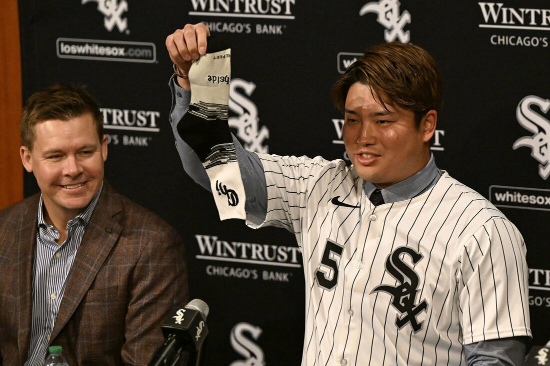 入団会見でボケも見せた村上宗隆（ロイター）