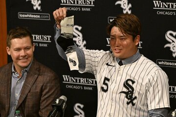 入団会見でボケも見せた村上宗隆（ロイター）