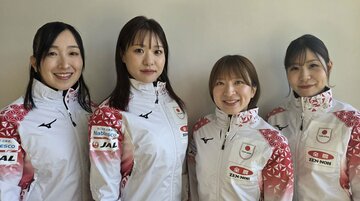 左から藤沢五月、吉田知那美、鈴木夕湖、吉田夕梨花（ⓒJCA）