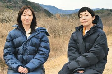 新垣結衣（左）と小林聡美