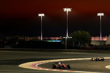 バーレーンのサーキットでは先月、テスト走行も行われたが…（ロイター）.