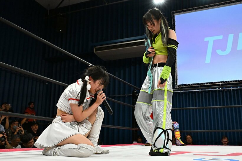 高見汐珠（左）に挑戦表明された鈴芽