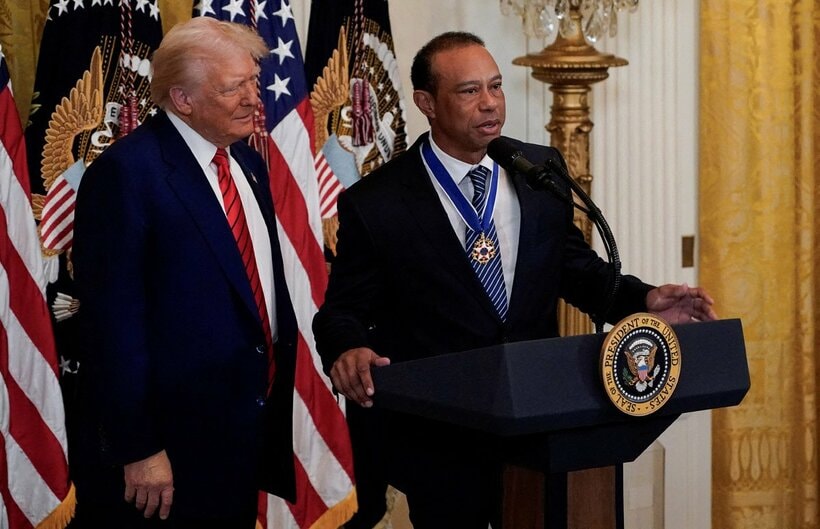 ドナルド・トランプ大統領とタイガー・ウッズ（ロイター）