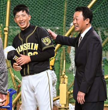  矢野監督（左）の期待も大きい川相氏