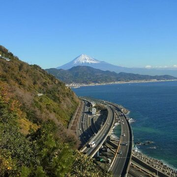 薩埵峠から見た浮世絵のような富士山