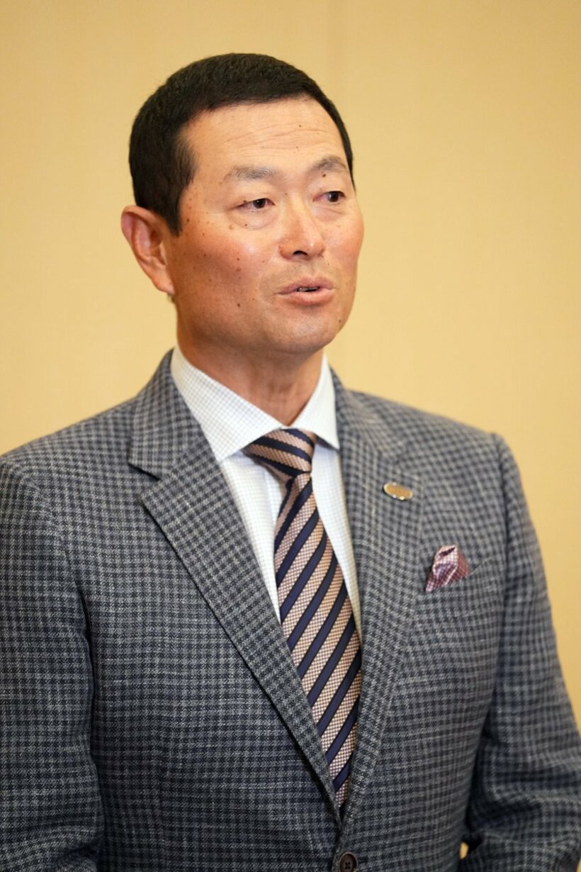  スタッフミーティングを終えて取材に応じる桑田真澄投手チーフコーチ（代表撮影）