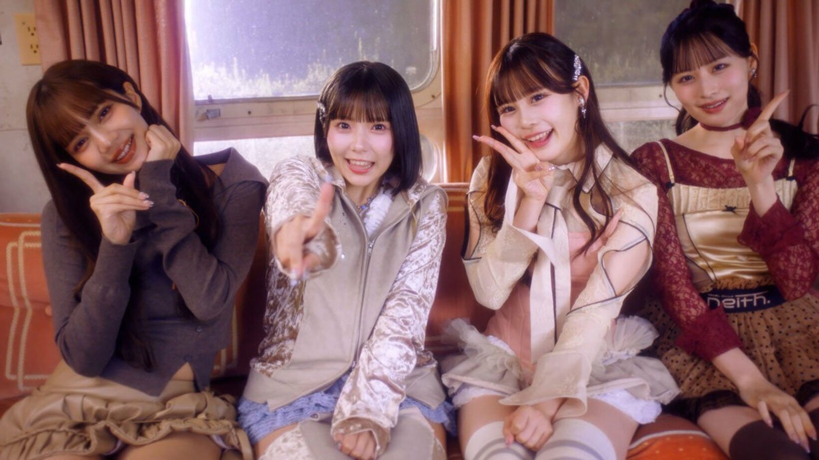 CANDY TUNEの新曲「アイしちゃってます?」のMV