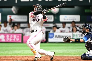 ２回に先制タイムリーを放ったソフトバンク・甲斐