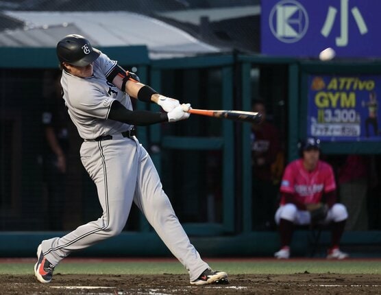 巨人はダルベックの１０号３ランで先制