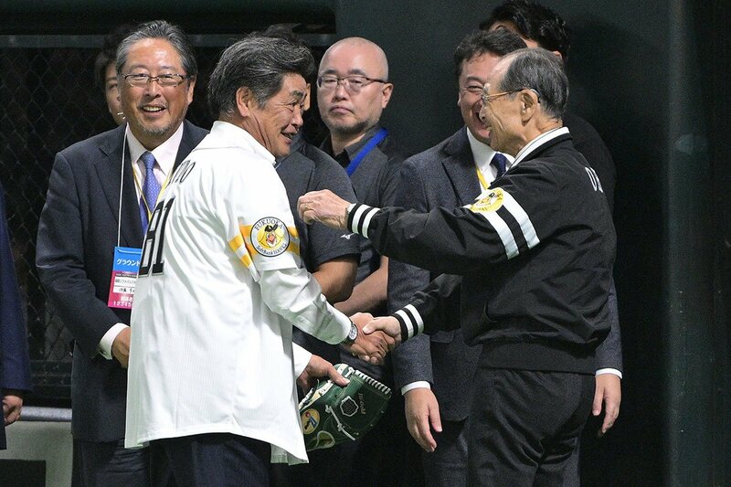 写真：【日本S】元ソフトバンク監督・工藤公康氏が第1戦始球式「全然