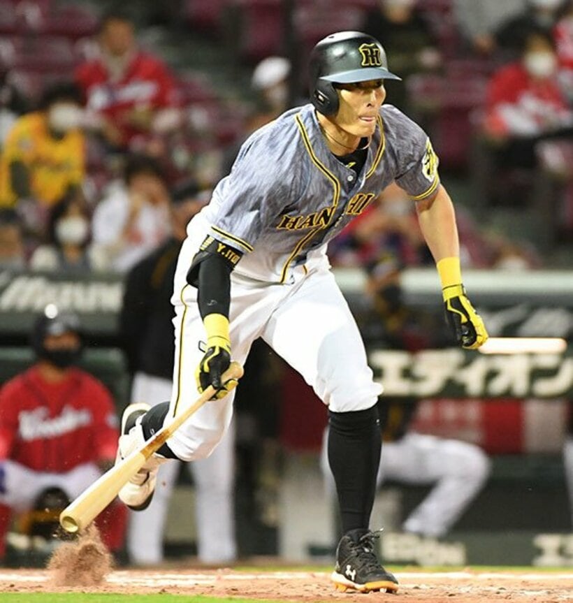  ５回、右前タイムリーを放った糸井