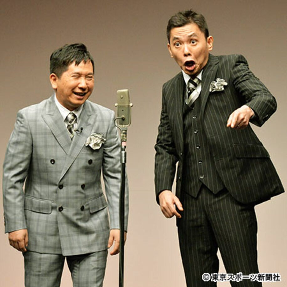 「タイタンライブ」で田中（左）をイジる太田