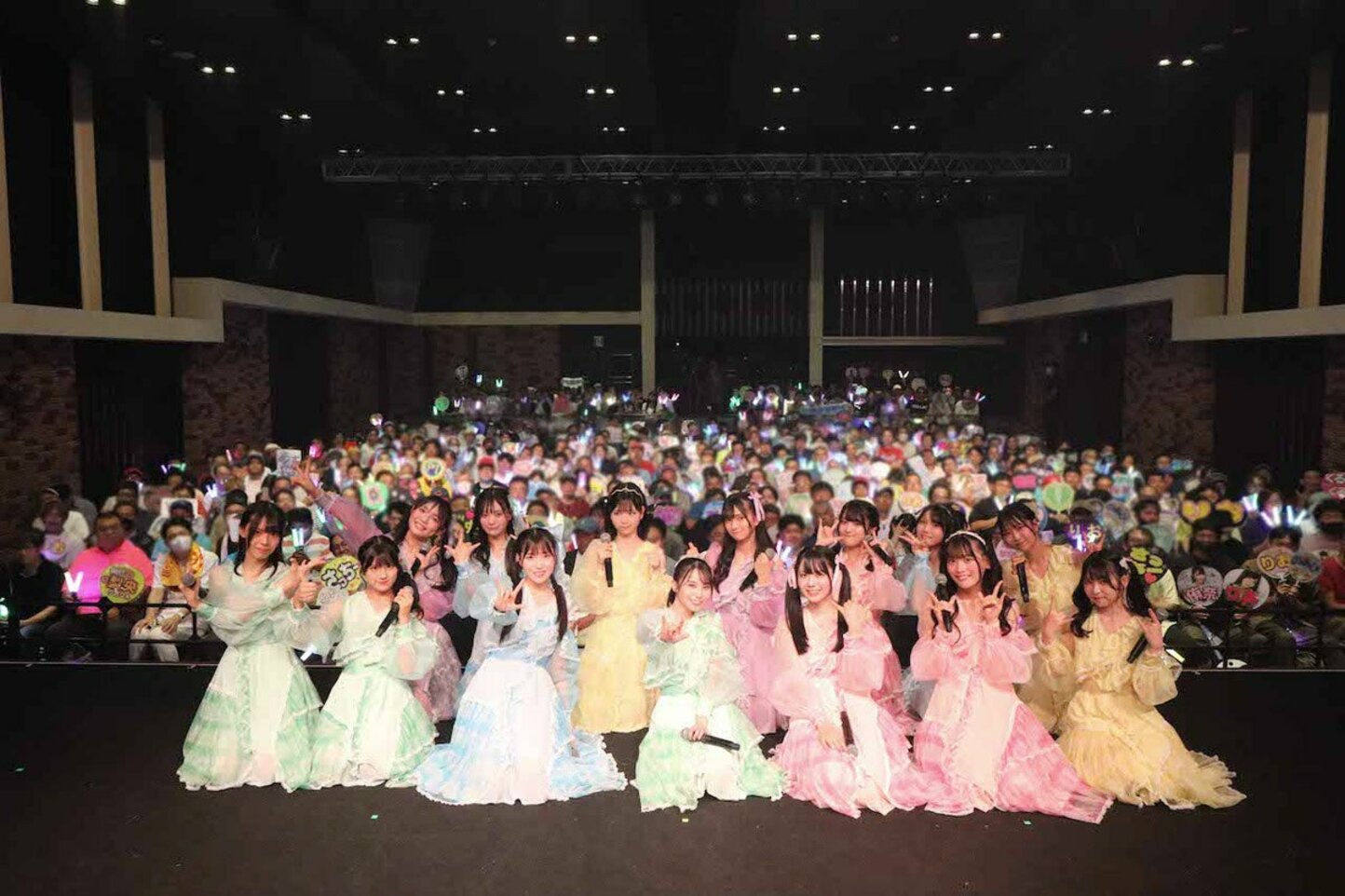 ＳＴＵ４８の２.５期生、３期生、３期研究生が「ＳＴＵ４８ ２.５×３ 特別ＬＩＶＥ」を開催した（Ｃ）ＳＴＵ