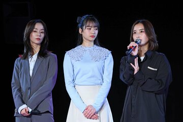 劇団４ドル５０セントの前田悠雅、田中音江、安倍乙（左から）　