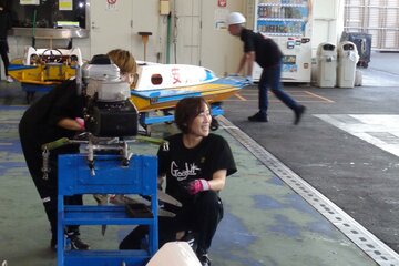 準優２着で優出した三浦永理（左は深尾巴恵）