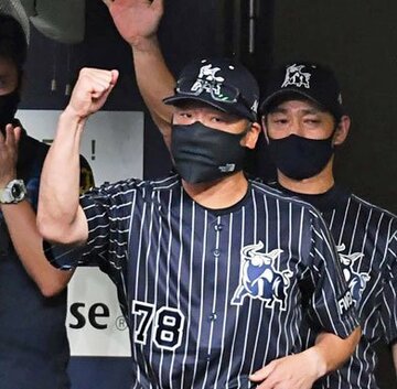  中嶋聡監督代行