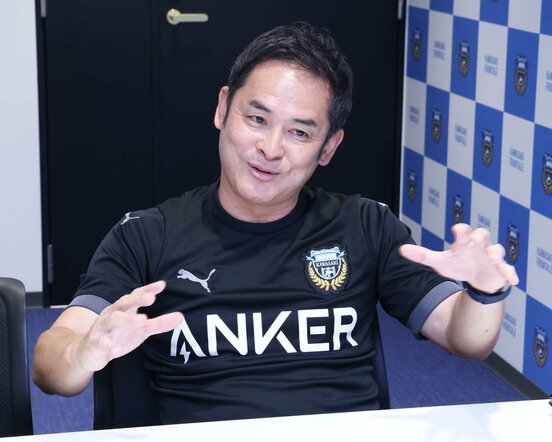 三笘について語る向島建氏