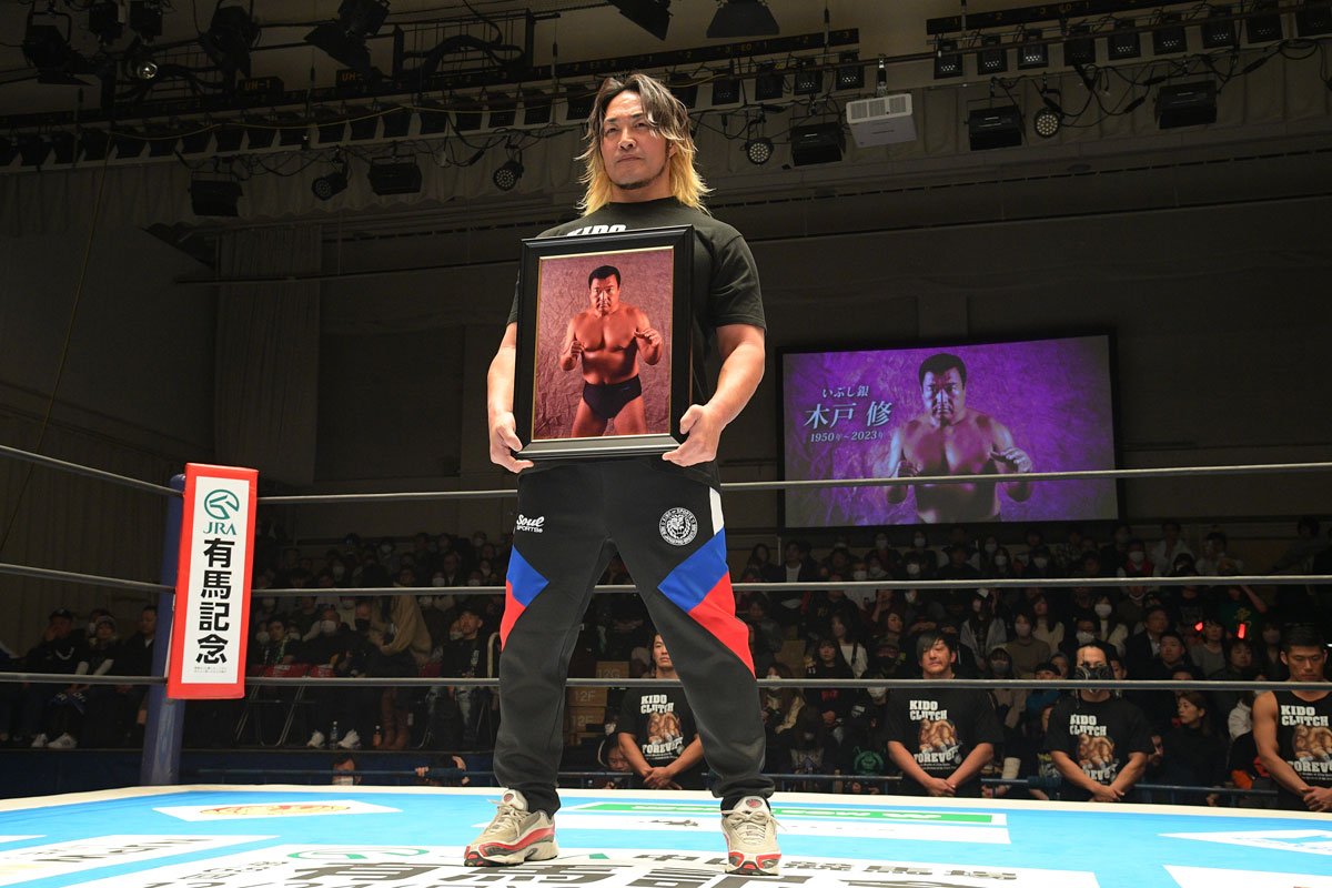 写真:【新日本】木戸修さん追悼セレモニー開催 棚橋弘至が遺影掲げる | 東スポWEB