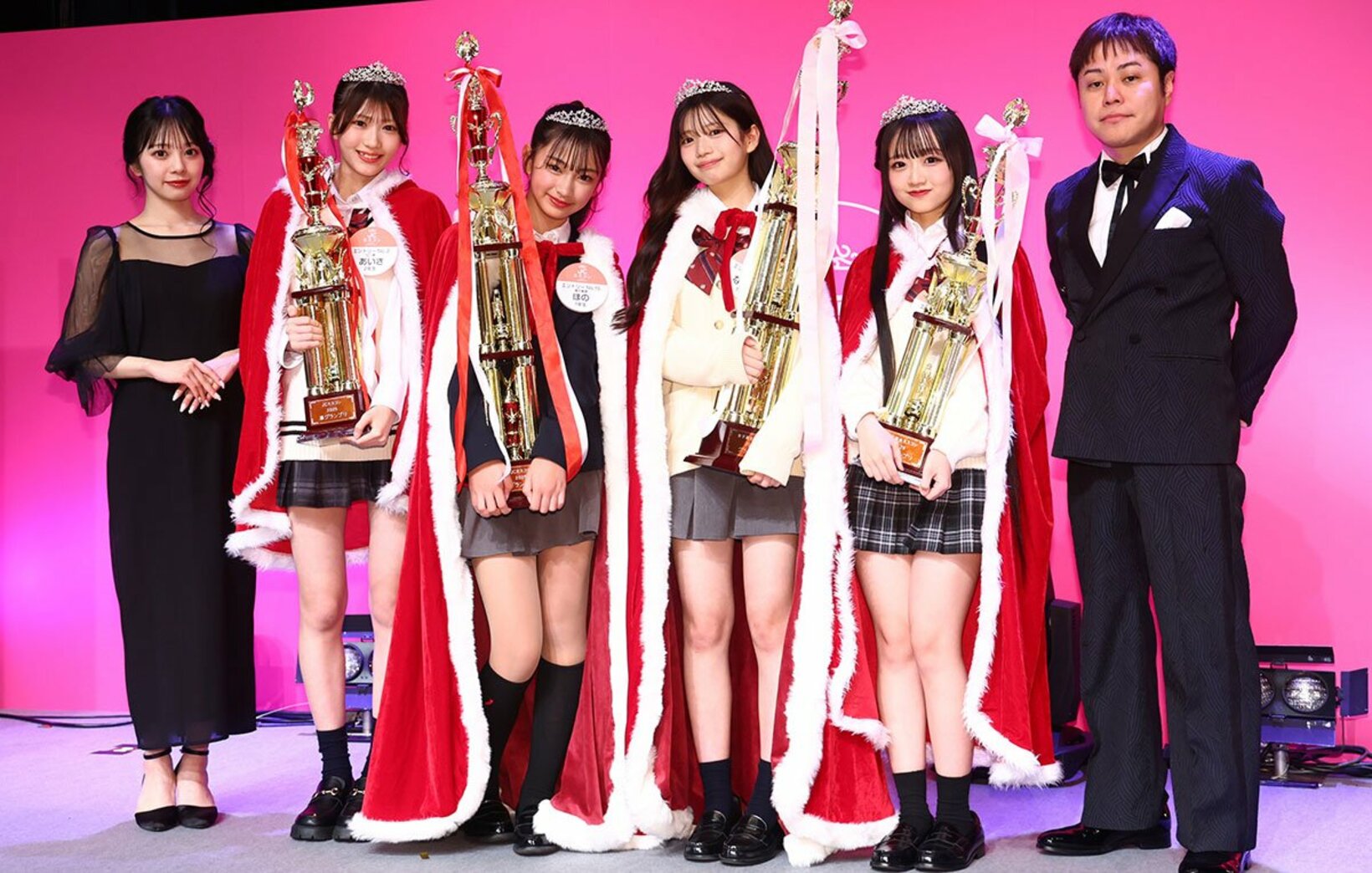 左から増田彩乃、JC準グランプリのあいささん、JCグランプリのほのさん、女子高生グランプリのなんりさん、女子高生準グランプリのももにゃんさん、井上裕介