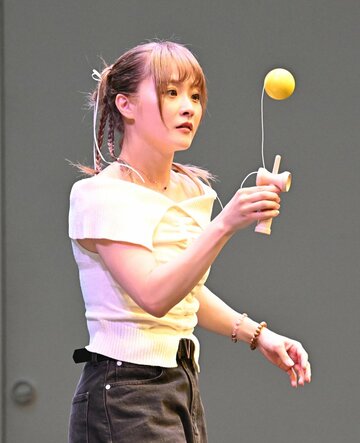 けん玉に挑戦するなつぽい