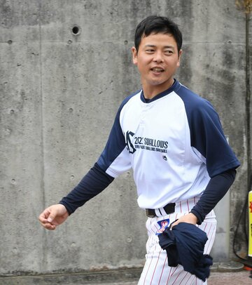  決意のプロ７年目を迎える山崎（東スポWeb）