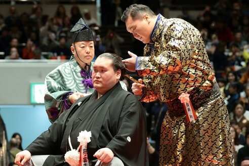 大相撲】元照ノ富士が断髪式 新たなヘアスタイルを披露「頭が軽くなっ