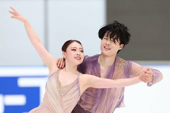アイスダンスの紀平梨花・、西山真瑚ペア