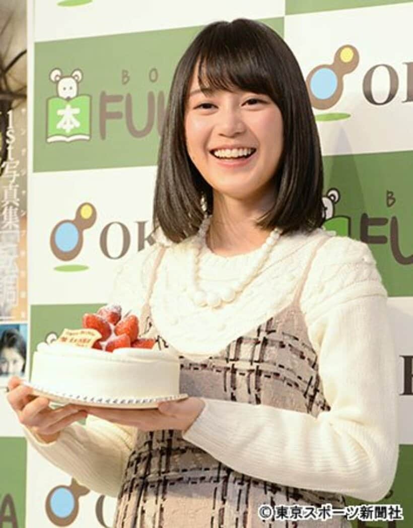 バースデーケーキで祝福された生田絵梨花