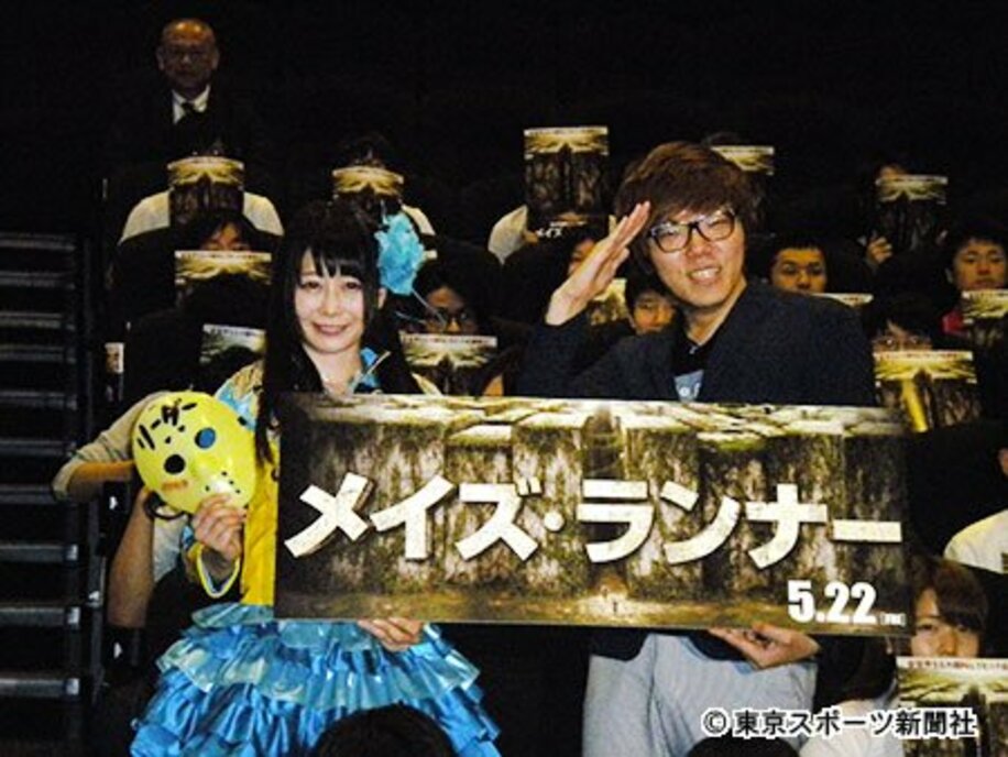 映画の公開イベントに登場した「仮面女子」の桜のどか（左）とＨＩＫＡＫＩＮ