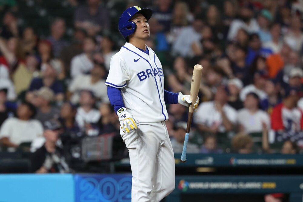 ブラジル代表としてWBC出場した阪神通訳の伊藤ヴィットル氏（ロイター）