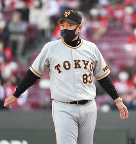 原監督がスモークをスタメンから外したワケは…