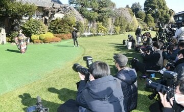 話題性のある白河れいの記者発表には多くの報道陣が集まった