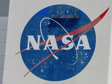 星で彩られたＮＡＳＡのロゴ（ロイター）