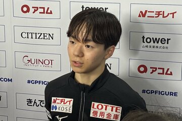 取材に応じる鍵山優真