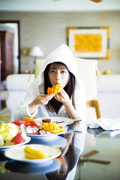 写真：人気急上昇・今田美桜 昨年11月発売の初写真集「生命力」が5