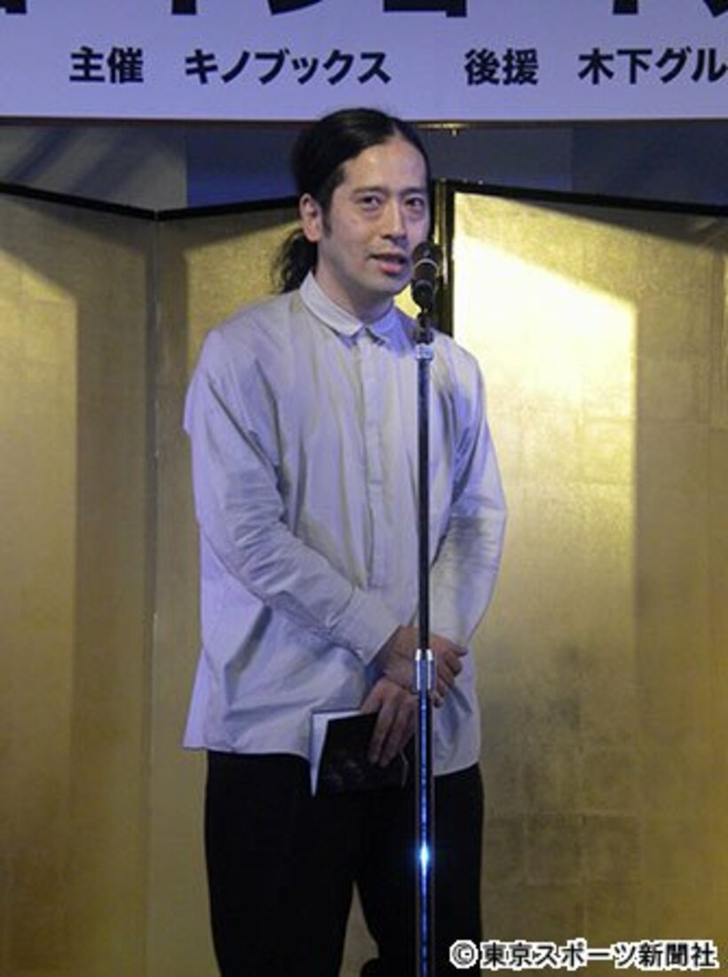 第１回「ショートショート大賞」贈呈式にゲストとして登場したピースの又吉直樹