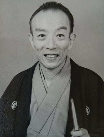 演芸番組「笑点」では放送開始時から大喜利メンバーとして活躍し、司会も１０年間務めた桂歌丸