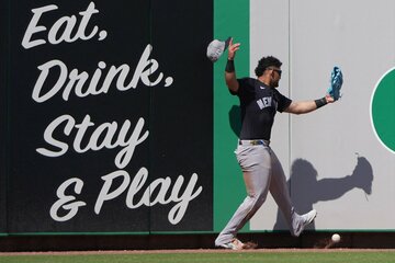 フィリーズ戦で拙守を見せたジェイソン・ドミンゲス（ロイター）