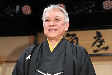 会見を行った六代目笑福亭枝鶴