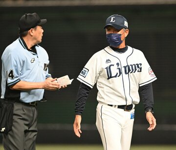  激しい混パの首位争いを戦う西武・辻監督（東スポWeb）