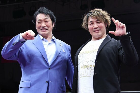 トークバトルを行った小橋建太（左）と棚橋弘至