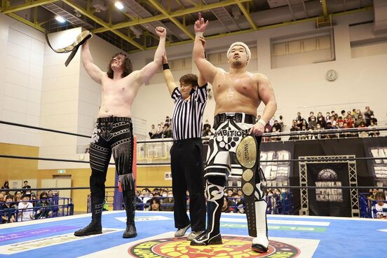 ２勝目を挙げた「ノックアウト・ブラザーズ」のＹｕｔｏ―ＩｃｅとＯＳＫＡＲ