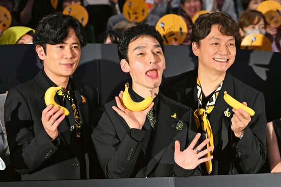 （左から）稲垣、草彅、香取